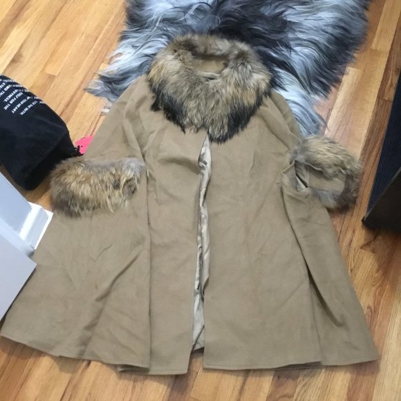 Adrienne Landau Cashmere raccoontrimmed cape OS New